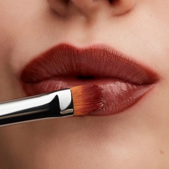 MAC Lustreglass Lipstick I DESERVE THIS 553 - Picture 2 of 12